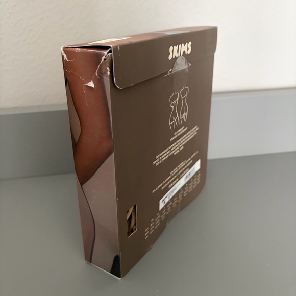 Skims Seamless Sculpt Strapless Shortie Bodysuit Shapewear XL Clay New in Box - Picture 4 of 8